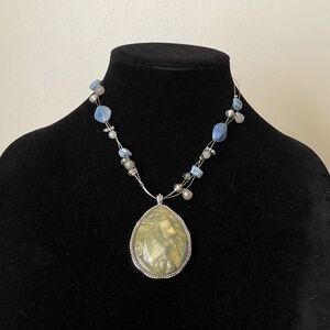Chico's necklace " Blue skies "